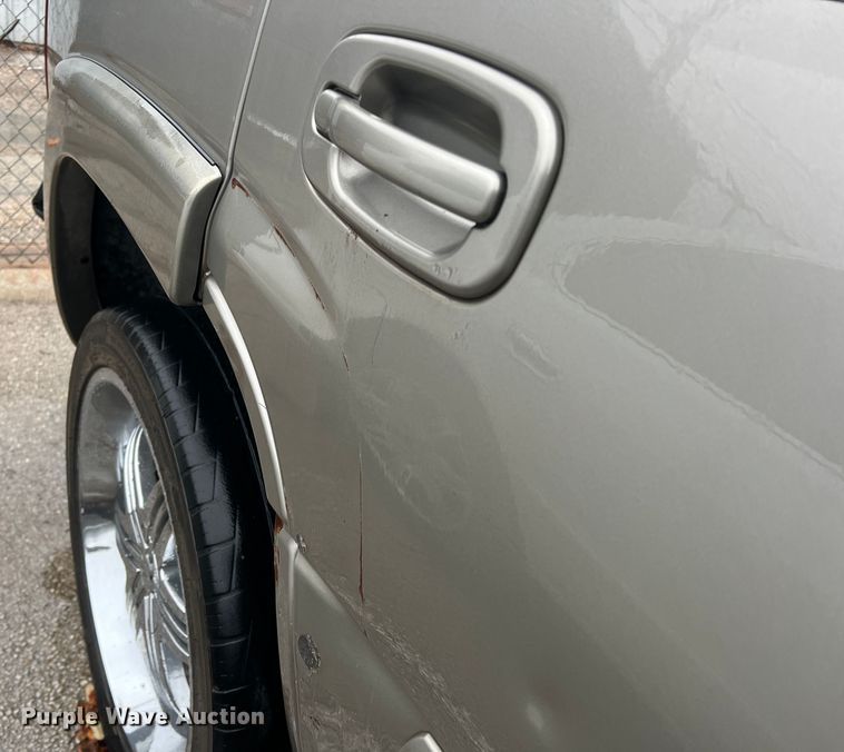image for item DS2703 2002 Chevrolet Tahoe  SUV