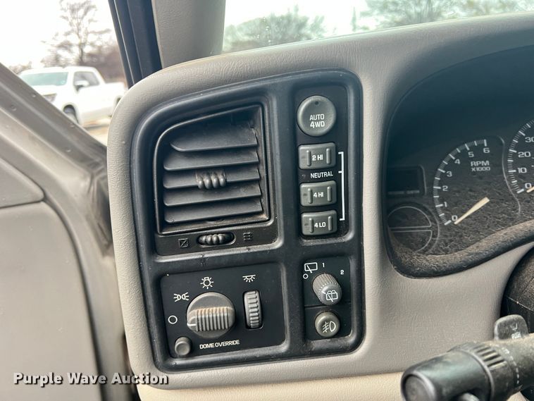 image for item DS2703 2002 Chevrolet Tahoe  SUV