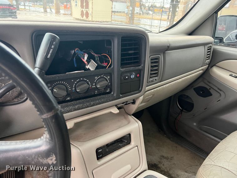 image for item DS2703 2002 Chevrolet Tahoe  SUV