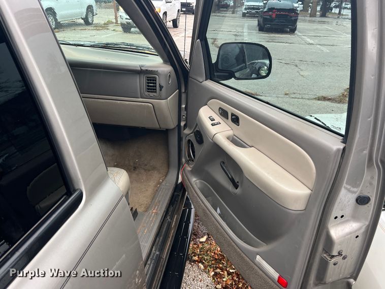 image for item DS2703 2002 Chevrolet Tahoe  SUV