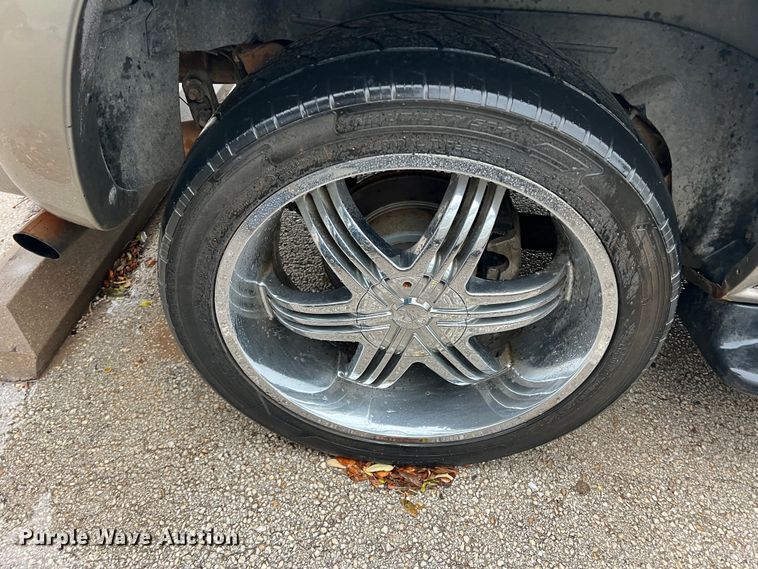 image for item DS2703 2002 Chevrolet Tahoe  SUV