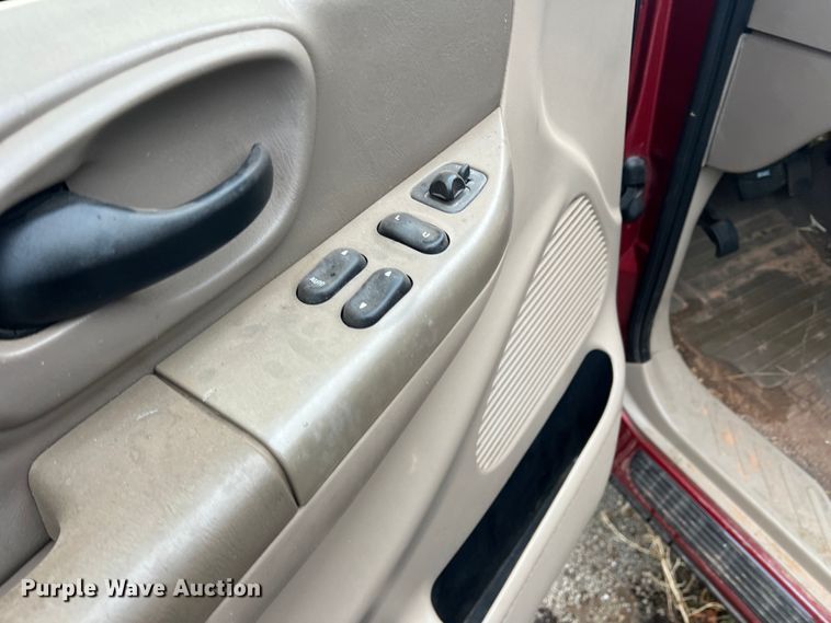 image for item DS2705 2000 Ford F150  SuperCab pickup truck