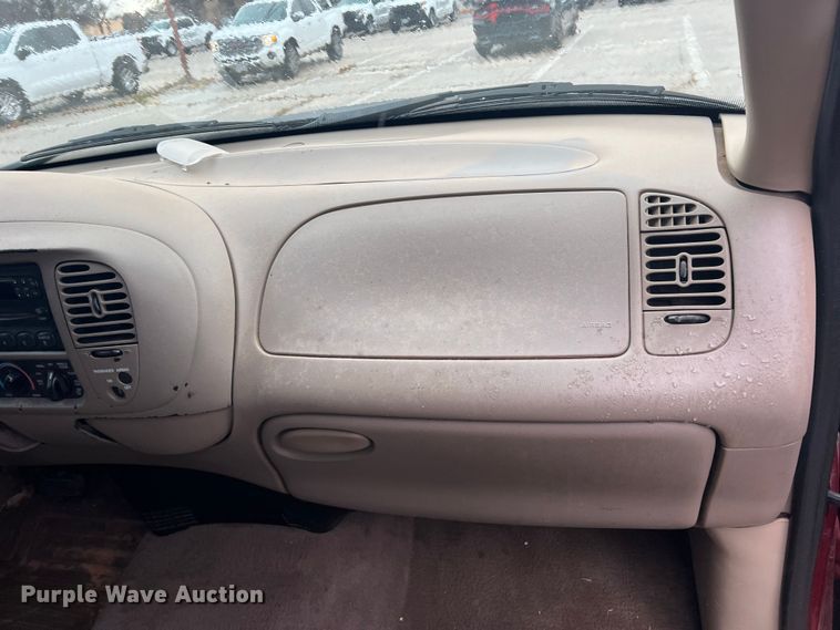 image for item DS2705 2000 Ford F150  SuperCab pickup truck