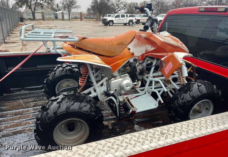 image for item DS2707 1999 Chevrolet C2500  Crew Cab pickup truck