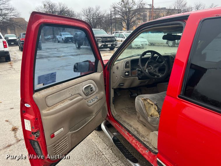 image for item DS2707 1999 Chevrolet C2500  Crew Cab pickup truck