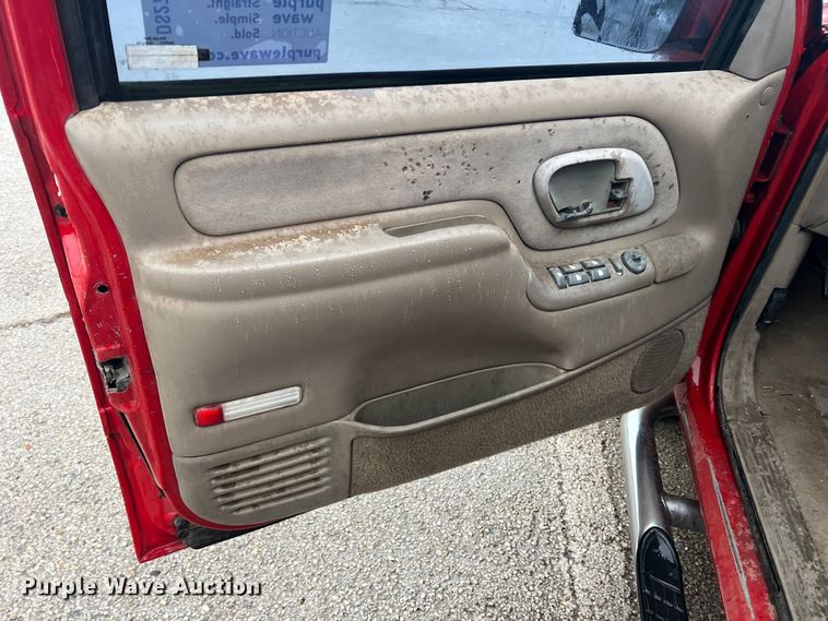 image for item DS2707 1999 Chevrolet C2500  Crew Cab pickup truck