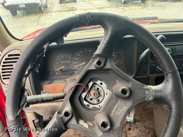 image for item DS2707 1999 Chevrolet C2500  Crew Cab pickup truck