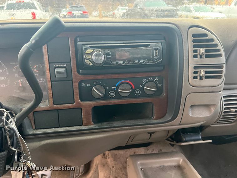 image for item DS2707 1999 Chevrolet C2500  Crew Cab pickup truck