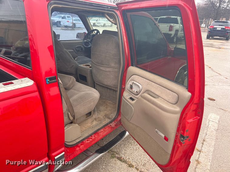 image for item DS2707 1999 Chevrolet C2500  Crew Cab pickup truck