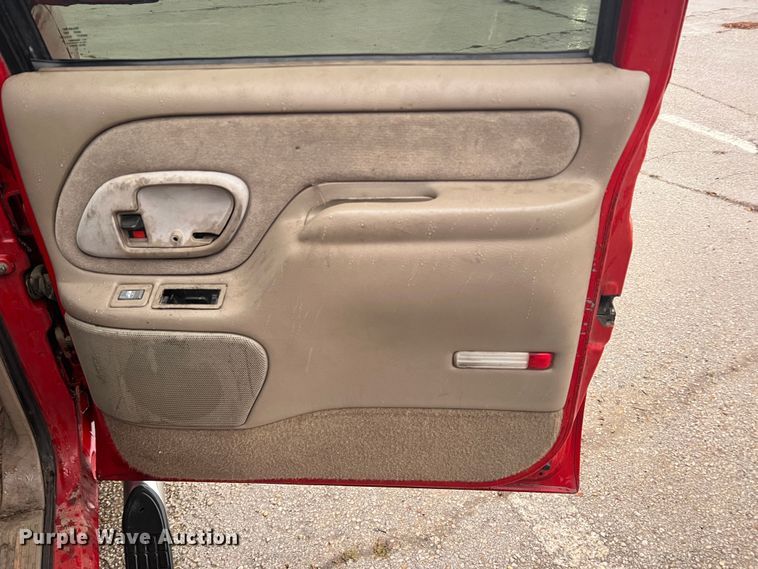 image for item DS2707 1999 Chevrolet C2500  Crew Cab pickup truck