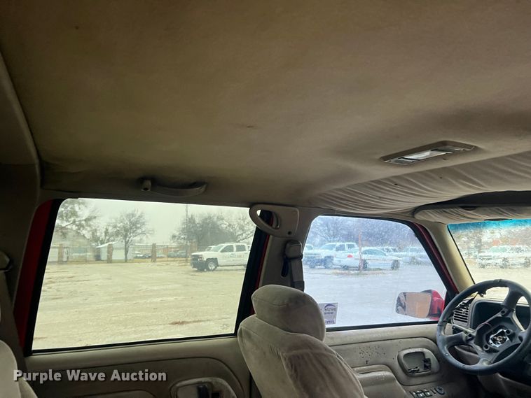 image for item DS2707 1999 Chevrolet C2500  Crew Cab pickup truck