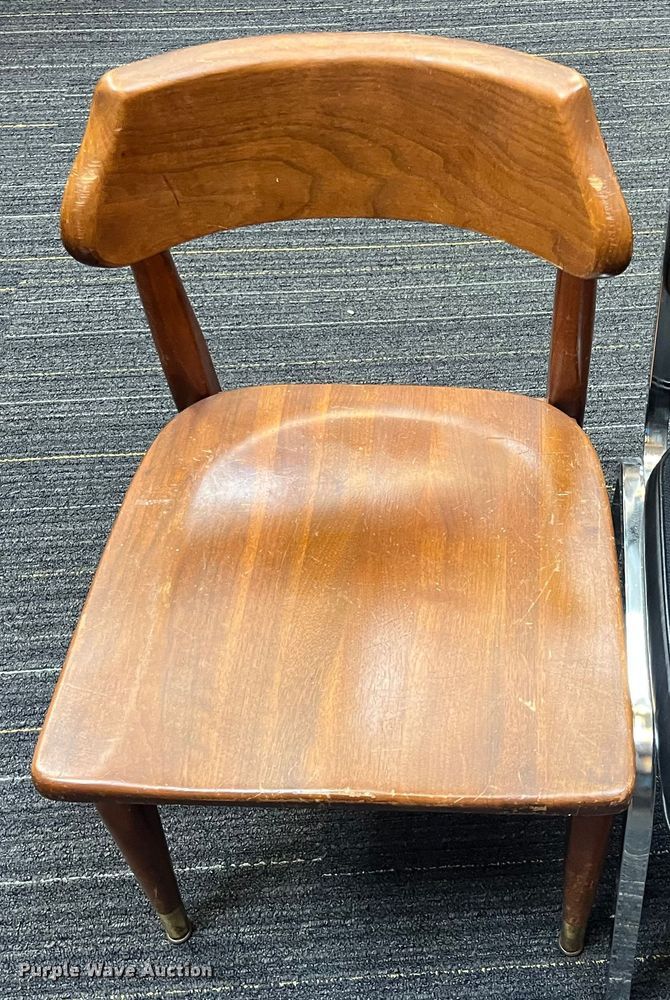 image for item HP9316 (4) chairs