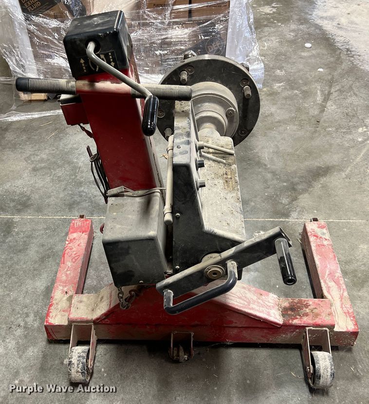 image for item ID9400 Snap-on  heavy tire balancer