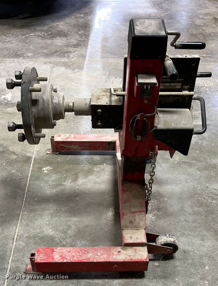 image for item ID9400 Snap-on  heavy tire balancer