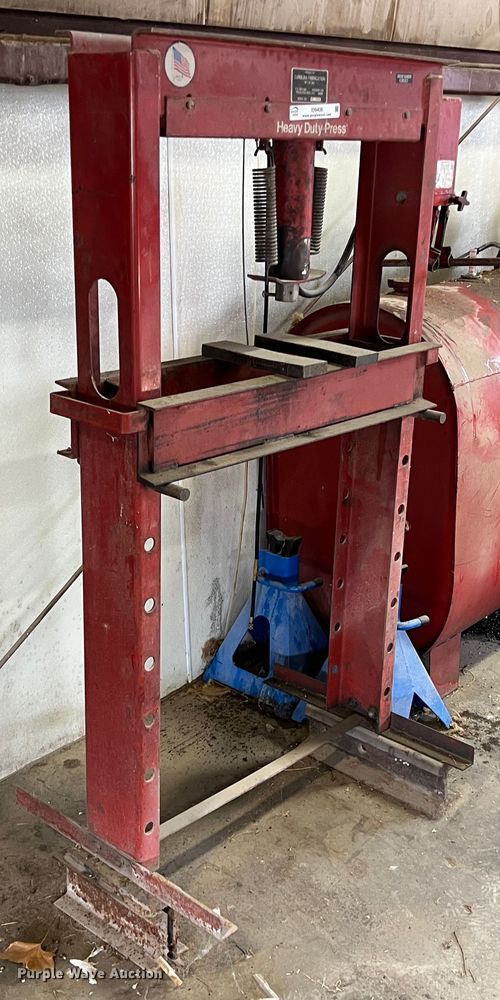 image for item ID9406 Carolina Fabrication  hydraulic press