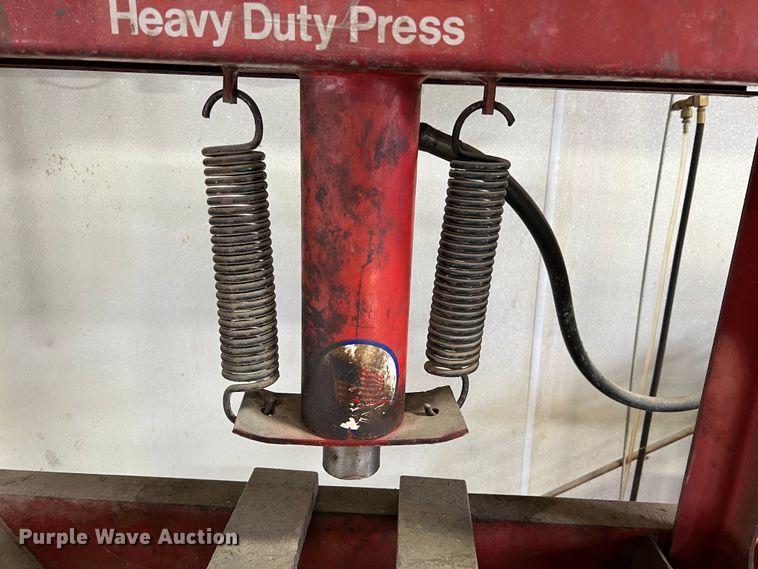 image for item ID9406 Carolina Fabrication  hydraulic press