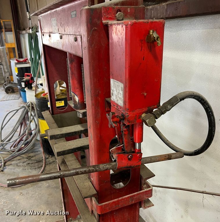 image for item ID9406 Carolina Fabrication  hydraulic press
