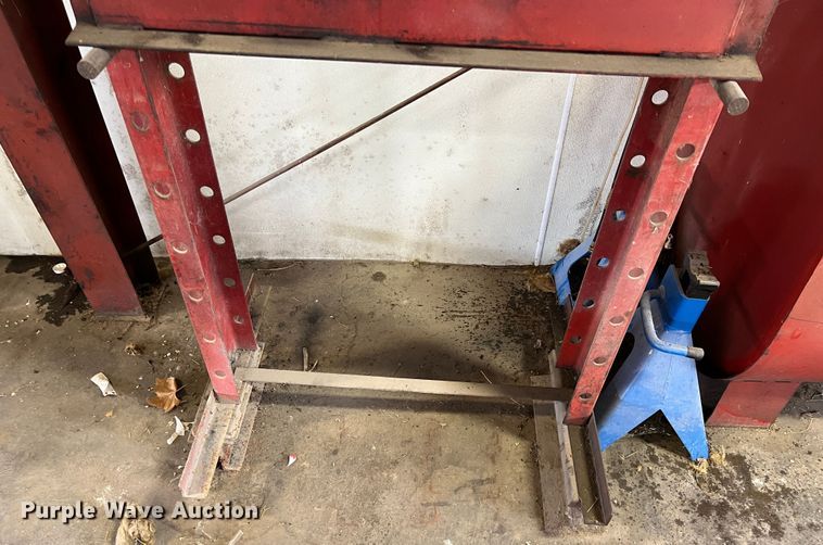 image for item ID9406 Carolina Fabrication  hydraulic press