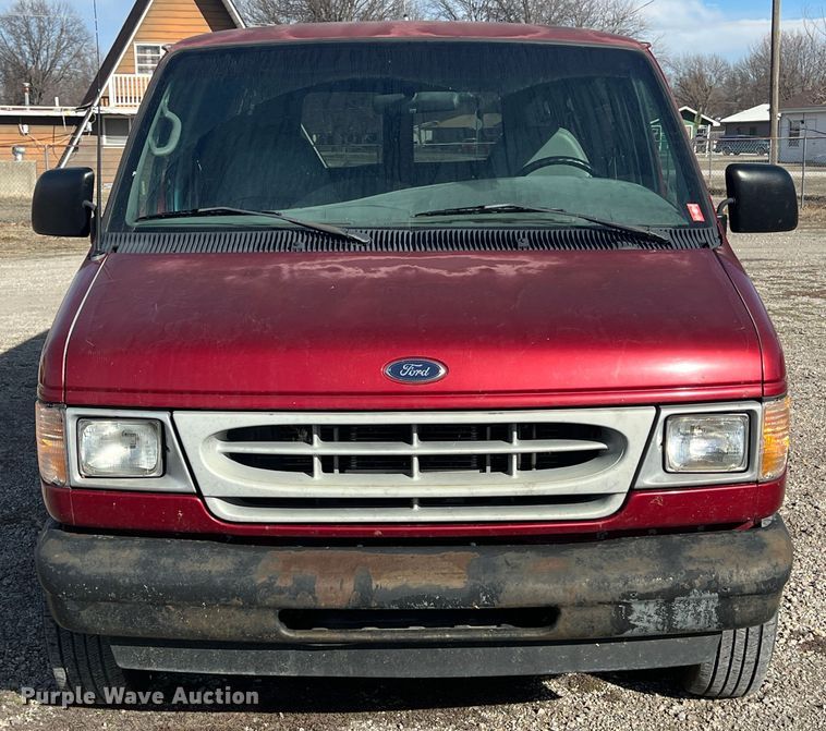 image for item ID9408 2001 Ford E150 XL  van