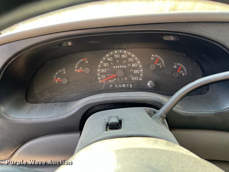 image for item ID9408 2001 Ford E150 XL  van