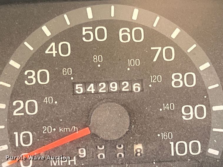 image for item ID9408 2001 Ford E150 XL  van