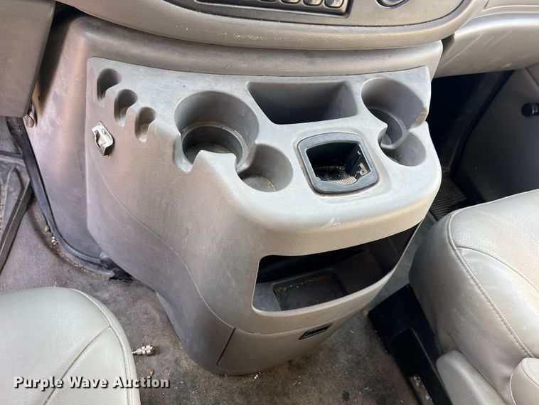 image for item ID9408 2001 Ford E150 XL  van