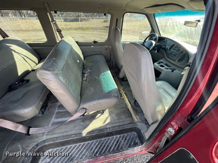 image for item ID9408 2001 Ford E150 XL  van
