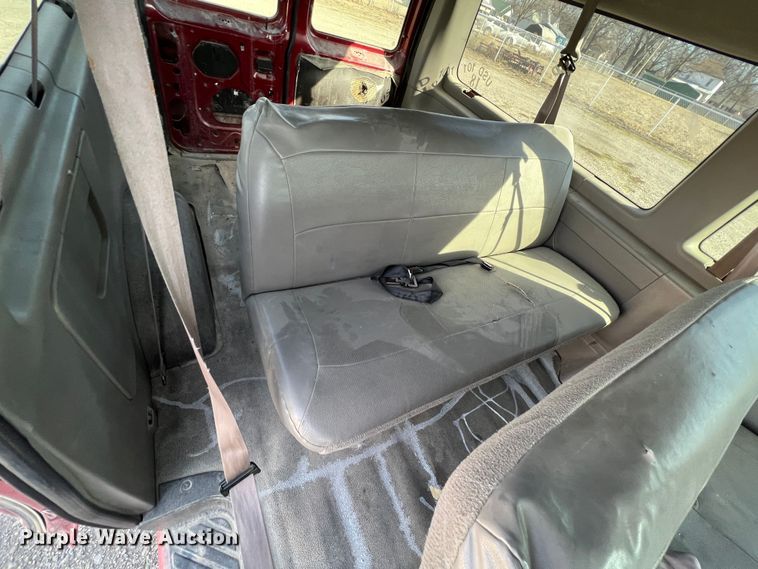 image for item ID9408 2001 Ford E150 XL  van