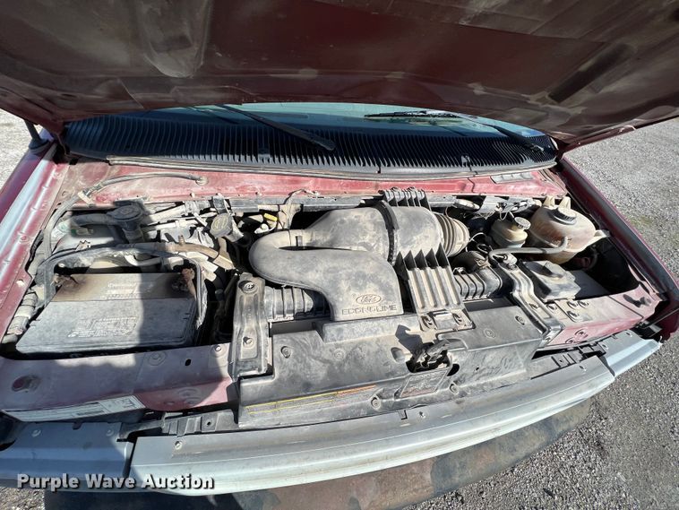 image for item ID9408 2001 Ford E150 XL  van