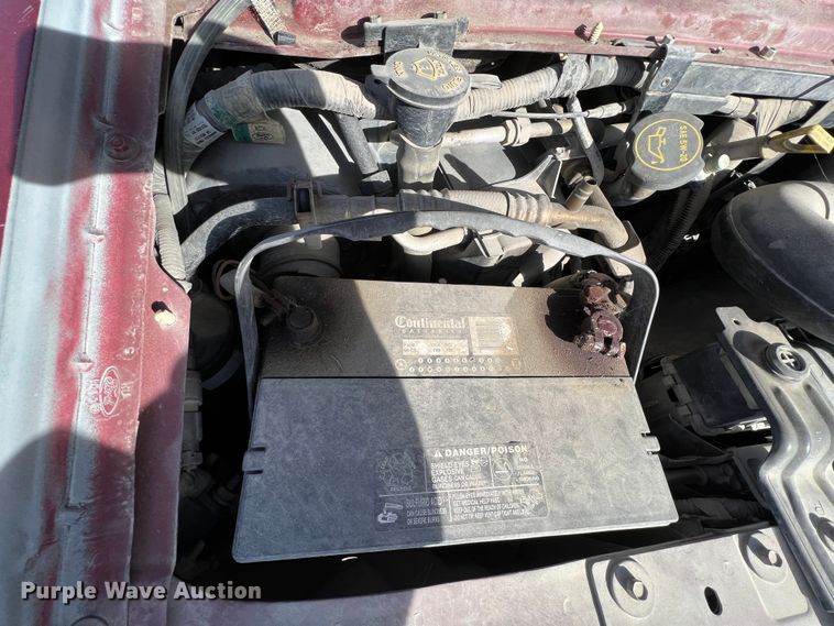 image for item ID9408 2001 Ford E150 XL  van