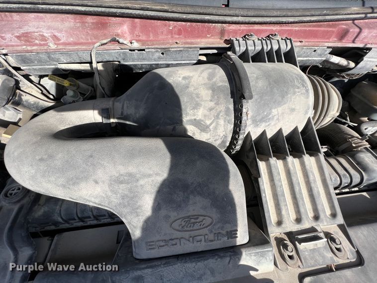 image for item ID9408 2001 Ford E150 XL  van