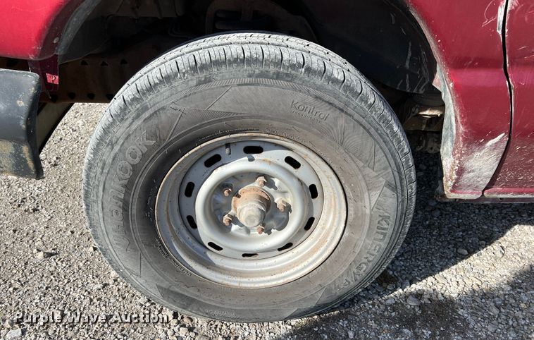 image for item ID9408 2001 Ford E150 XL  van