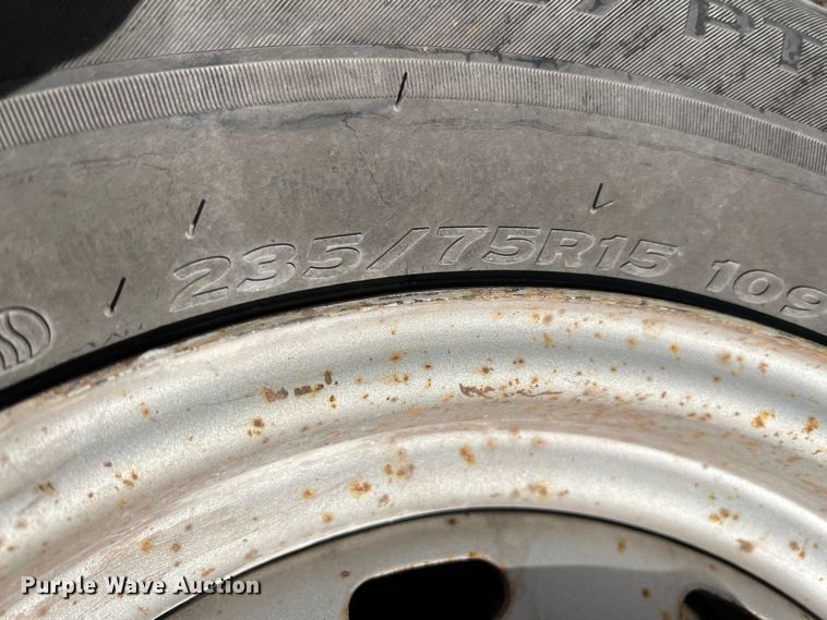 image for item ID9408 2001 Ford E150 XL  van