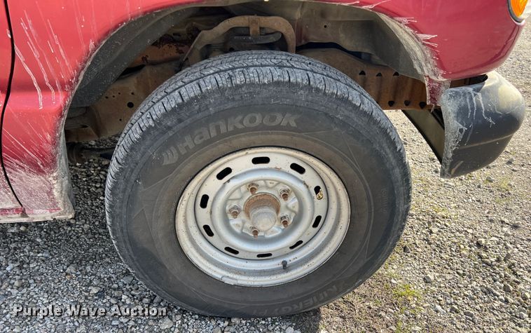 image for item ID9408 2001 Ford E150 XL  van