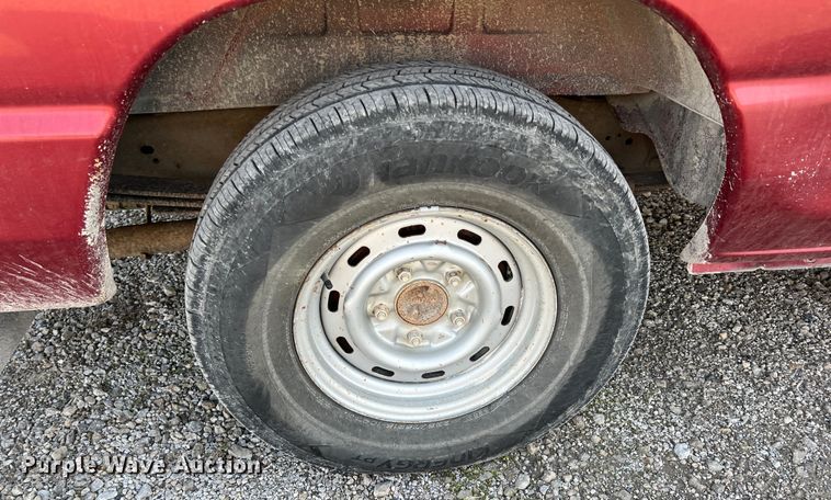 image for item ID9408 2001 Ford E150 XL  van