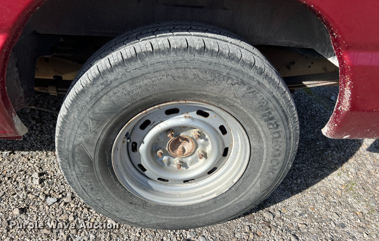 image for item ID9408 2001 Ford E150 XL  van