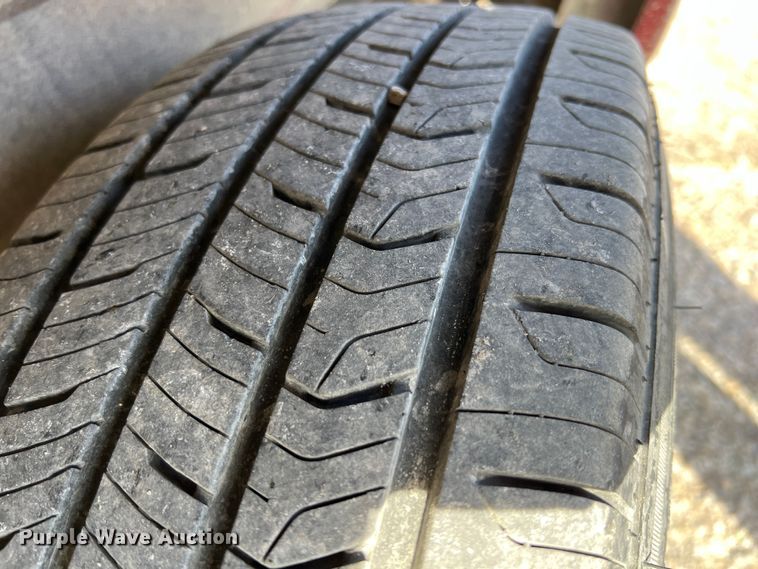 image for item ID9408 2001 Ford E150 XL  van