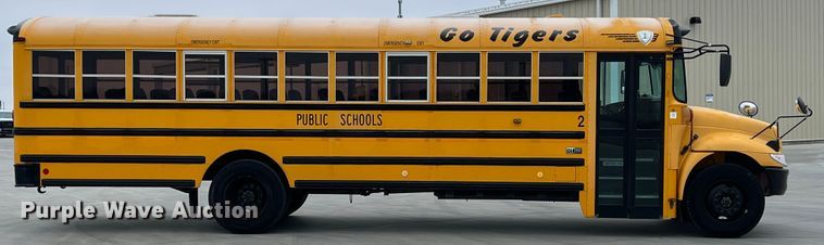 image for item ID9413 2005 IC PB105 school bus