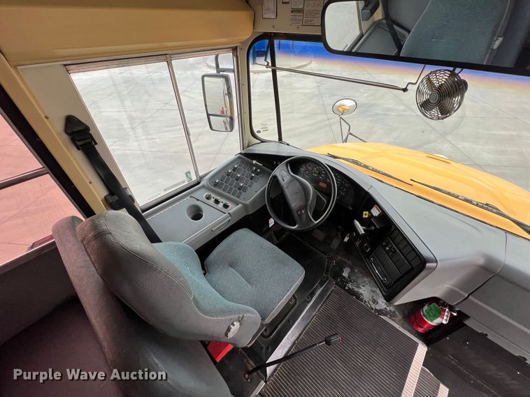 image for item ID9413 2005 IC PB105 school bus