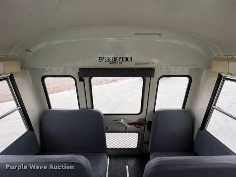 image for item ID9413 2005 IC PB105 school bus