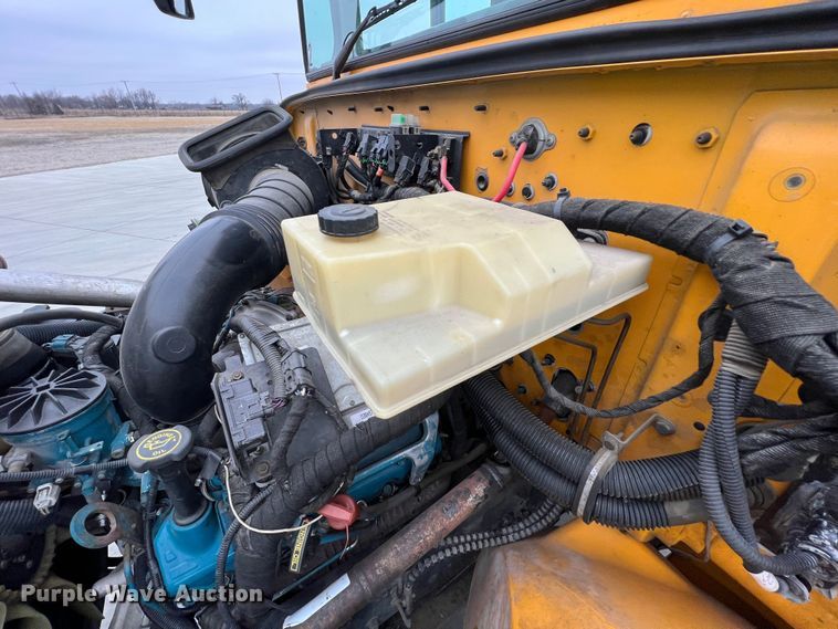 image for item ID9413 2005 IC PB105 school bus