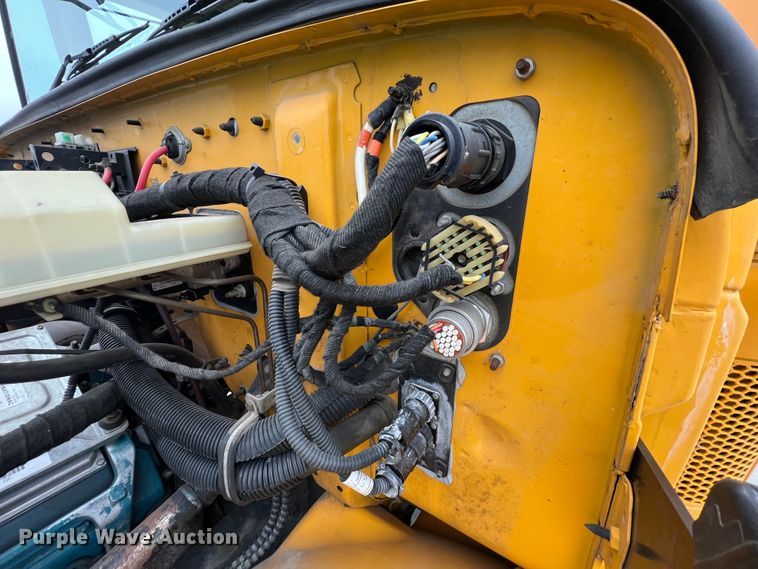 image for item ID9413 2005 IC PB105 school bus