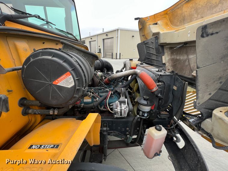 image for item ID9413 2005 IC PB105 school bus