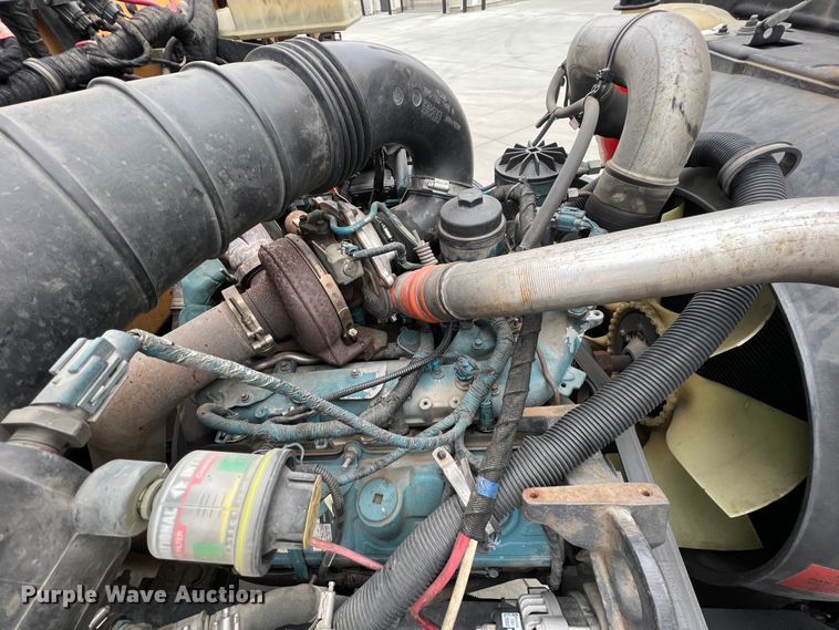 image for item ID9413 2005 IC PB105 school bus