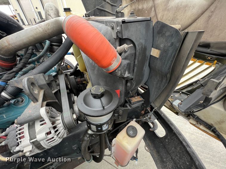 image for item ID9413 2005 IC PB105 school bus