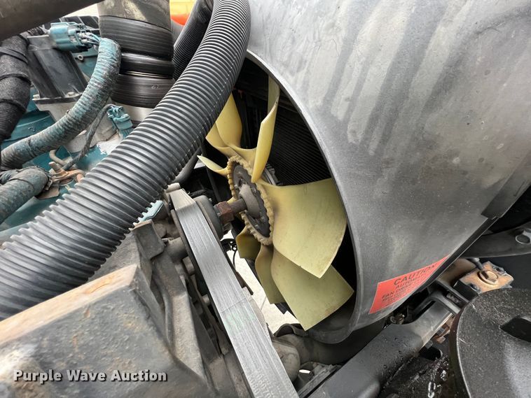 image for item ID9413 2005 IC PB105 school bus