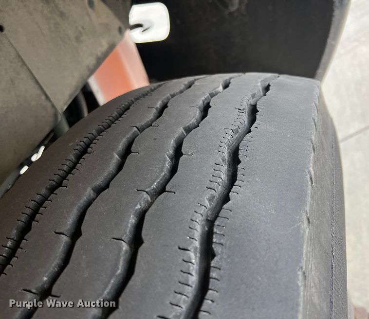 image for item ID9413 2005 IC PB105 school bus