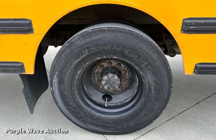 image for item ID9413 2005 IC PB105 school bus