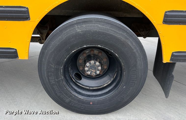 image for item ID9413 2005 IC PB105 school bus