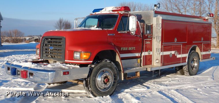 image for item IO9329 1997 Ford F700  pumper fire truck